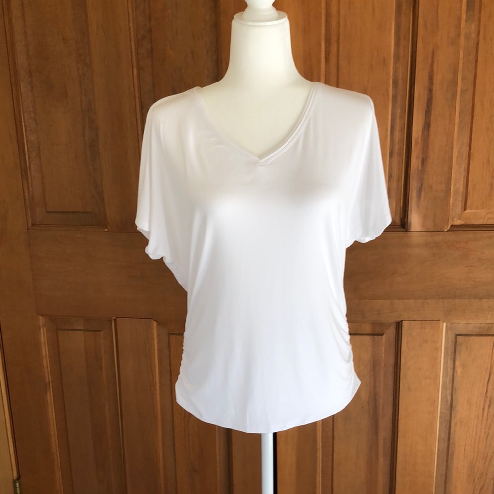 WHBM short sleeve V-neck Tee White SZ Small